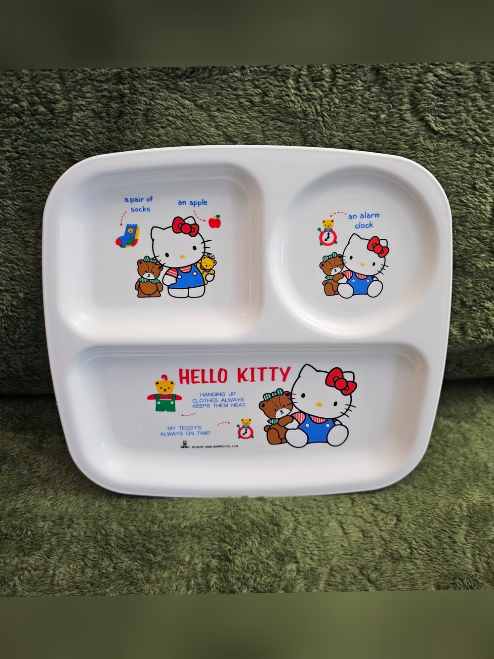 Hello Kitty White Divided Kids Plate Vintage 1988 Socks Apple Clock Teddy Bear